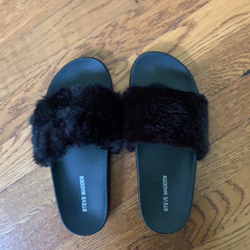 black steve madden slipper